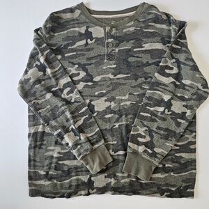 VGT Faded Glory Mens Large. Camo Green Long Sleeves Y2K striped thermal skater